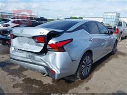 نيسان ألتيما